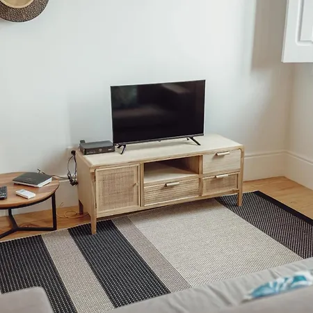 Downtown Clerigos Duplex With River View By Vacationy * Oporto