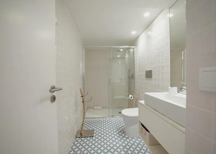 Downtown Clerigos Duplex With River View By Vacationy *