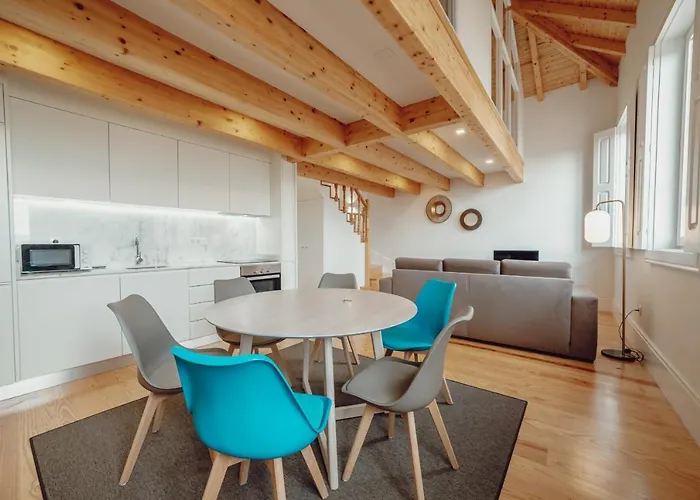 Downtown Clerigos Duplex With River View By Vacationy