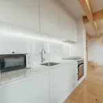 Downtown Clerigos Duplex With River View By Vacationy * Porto