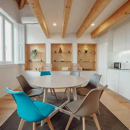 Downtown Clerigos Duplex With River View By Vacationy Porto