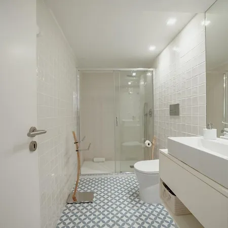 Downtown Clerigos Duplex With River View By Vacationy *