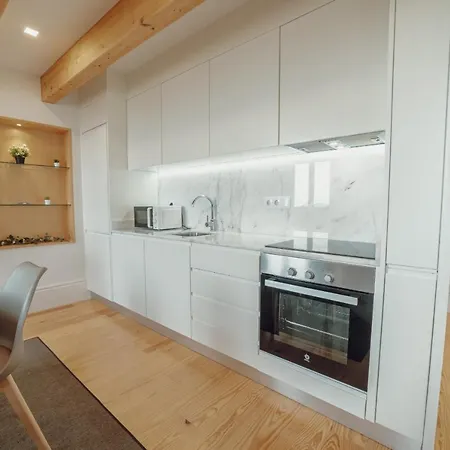 Downtown Clerigos Duplex With River View By Vacationy