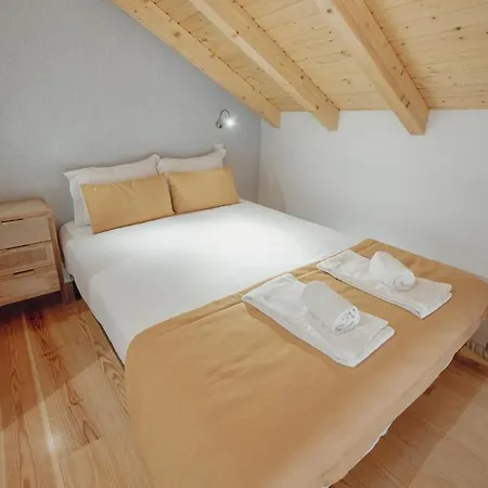 Downtown Clerigos Duplex With River View By Vacationy *