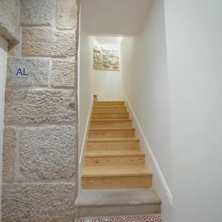 Downtown Clerigos Duplex With River View By Vacationy *