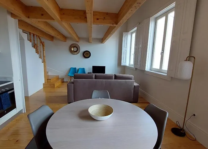 Downtown Clerigos Duplex With River View By Vacationy