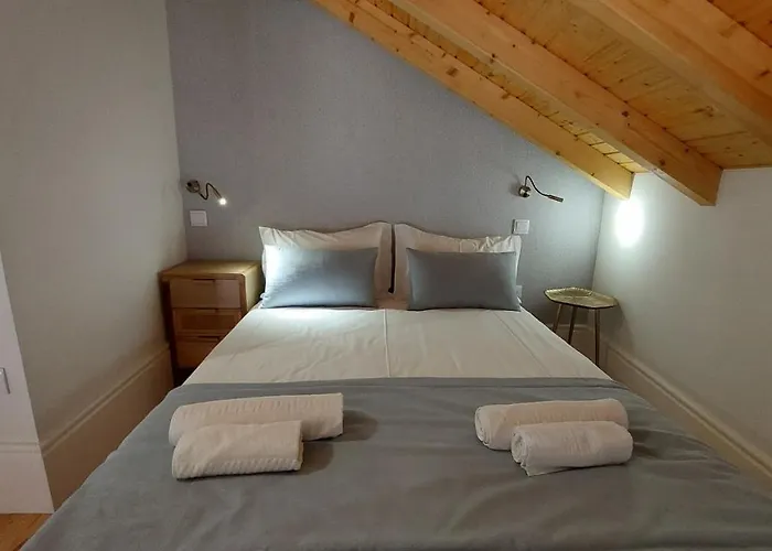 Downtown Clerigos Duplex With River View By Vacationy Porto