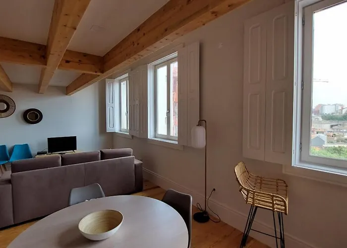 Downtown Clerigos Duplex With River View By Vacationy * Porto