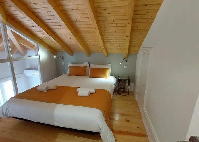 Downtown Clerigos Duplex With River View By Vacationy