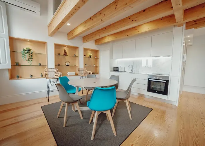 Downtown Clerigos Duplex With River View By Vacationy