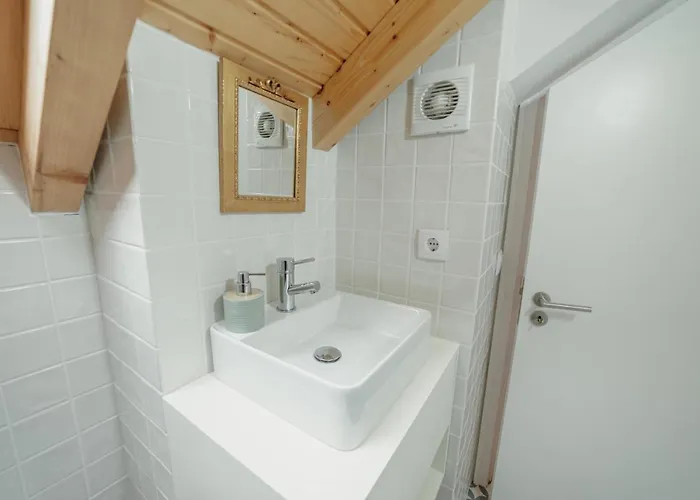 Downtown Clerigos Duplex With River View By Vacationy * Porto