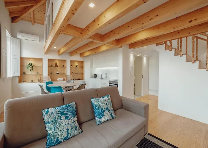 Downtown Clerigos Duplex With River View By Vacationy Πόρτο