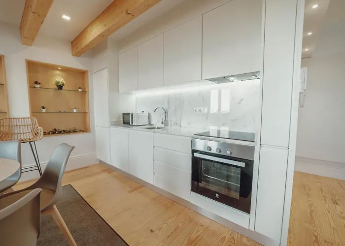 Downtown Clerigos Duplex With River View By Vacationy