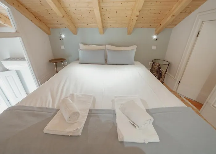 Downtown Clerigos Duplex With River View By Vacationy Porto