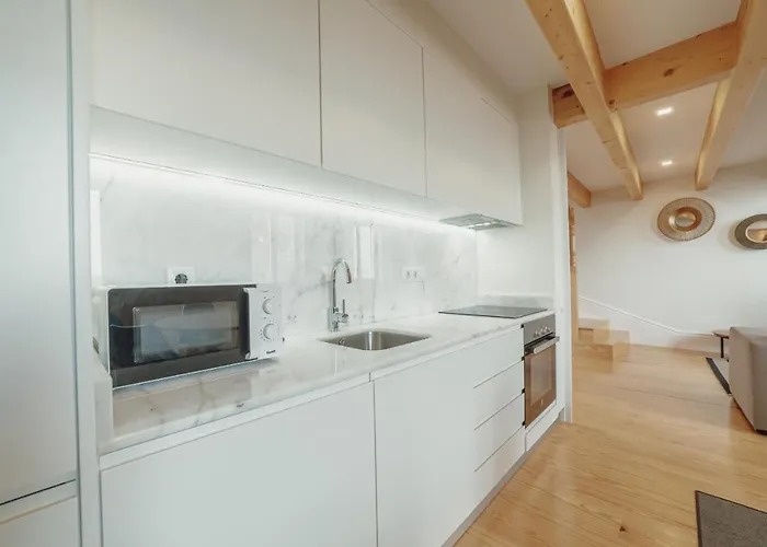 Downtown Clerigos Duplex With River View By Vacationy * Porto