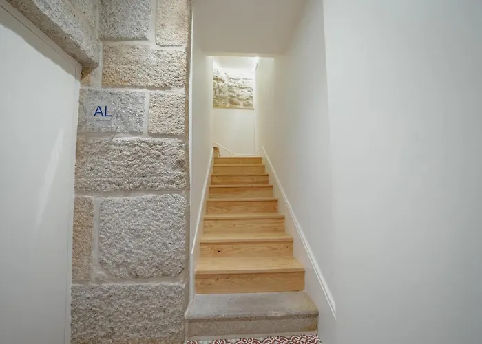 Downtown Clerigos Duplex With River View By Vacationy *