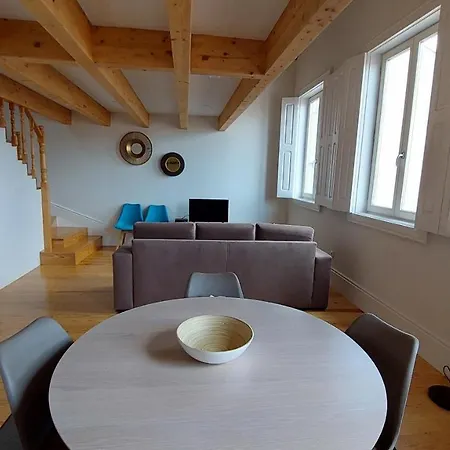 Downtown Clerigos Duplex With River View By Vacationy