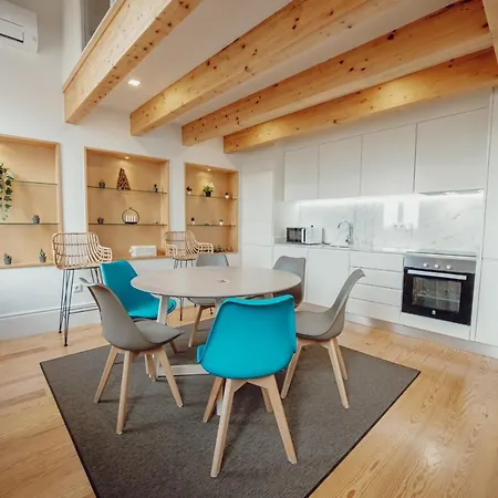 Downtown Clerigos Duplex With River View By Vacationy