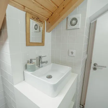 Downtown Clerigos Duplex With River View By Vacationy * Porto