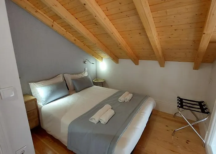 Downtown Clerigos Duplex With River View By Vacationy