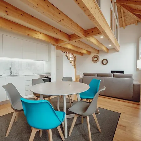 Downtown Clerigos Duplex With River View By Vacationy